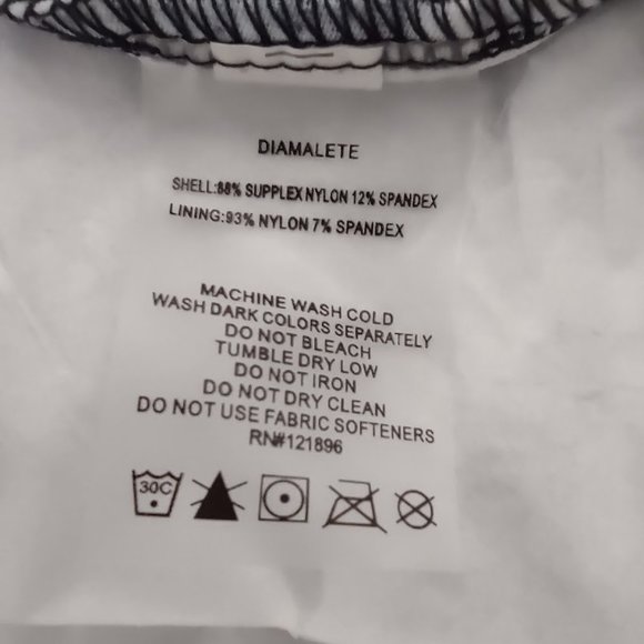 TITLE NINE ATHLETIC BLUE AND WHITE ABSTRACT PRINT, SPORTY SLINKY COOL TECH DRESS - Picture 7 of 8